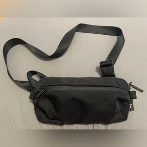 AER Day Sling 2 - Like New